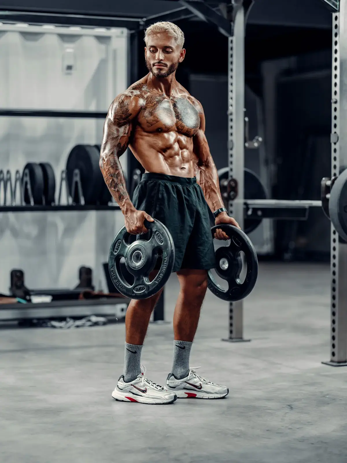 Fitness Photoshoot Poses Male: 12 Poses That Work on Camera