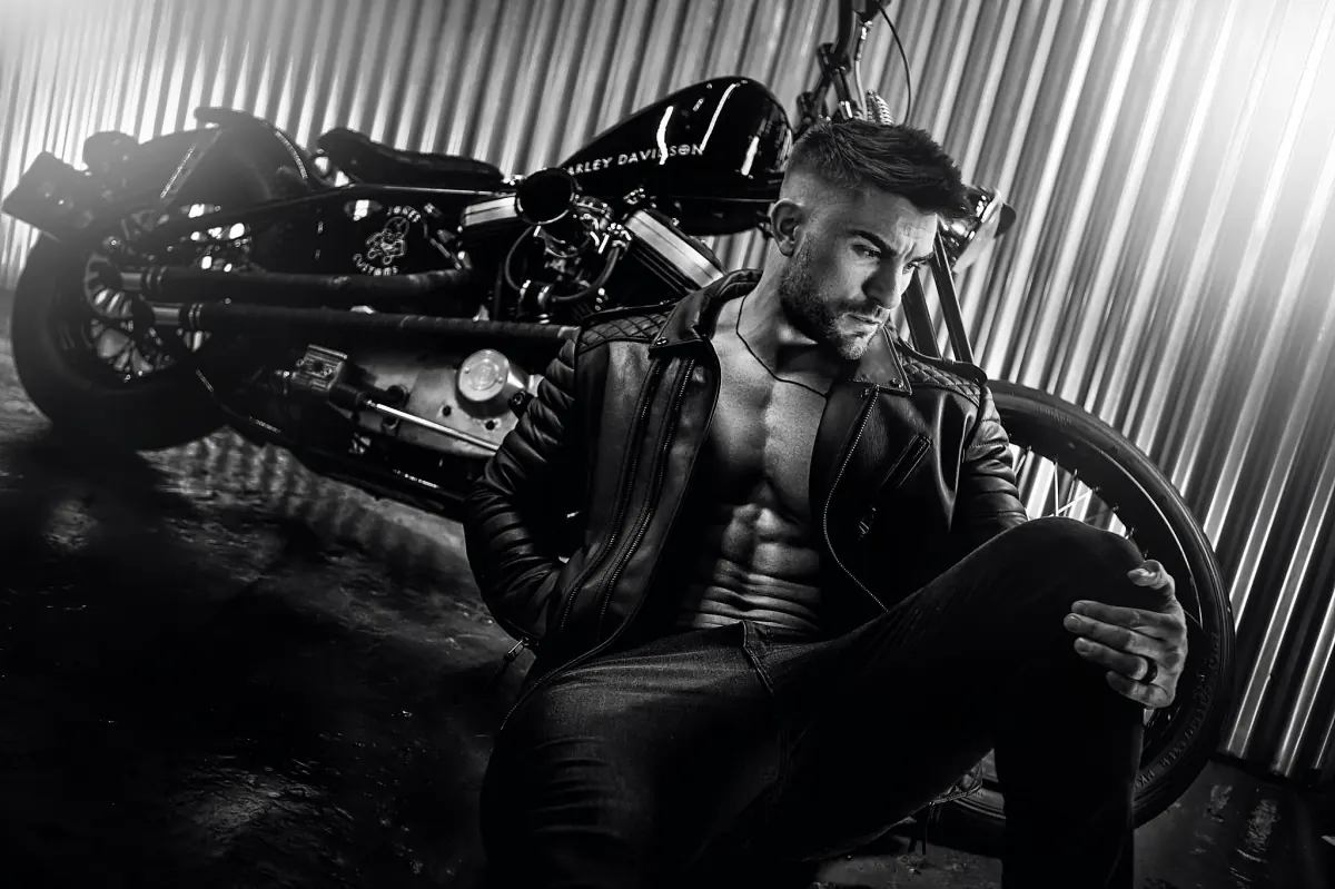 Ryan Terry in a focused training session, exemplifying the dedication and discipline of a top Mr Olympia athlete.