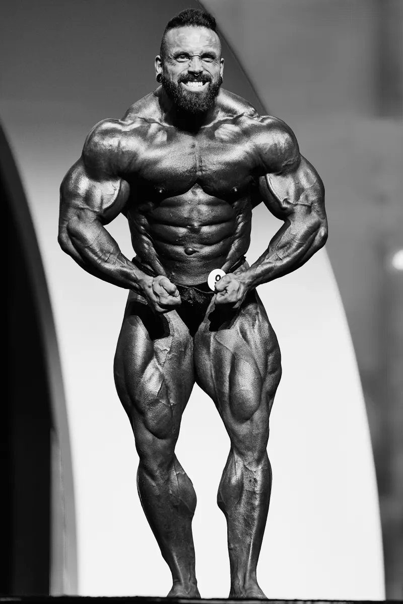 Luke Sandoe - Mr. Olympia 2019 (B&W)