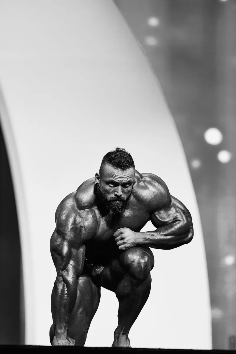 Luke Sandoe - Mr. Olympia 2019 (B&W)
